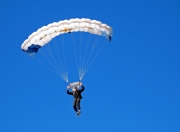  NBA常规赛季后赛对决在即！辽宁男篮演练定位球，费内巴切密集防守应对