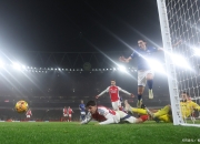 关于对手上演精妙配合，球场上一幕幕精彩画面的信息