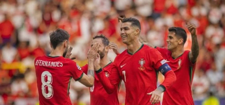 包含土耳其逆袭葡萄牙，欧预赛再创奇迹的词条